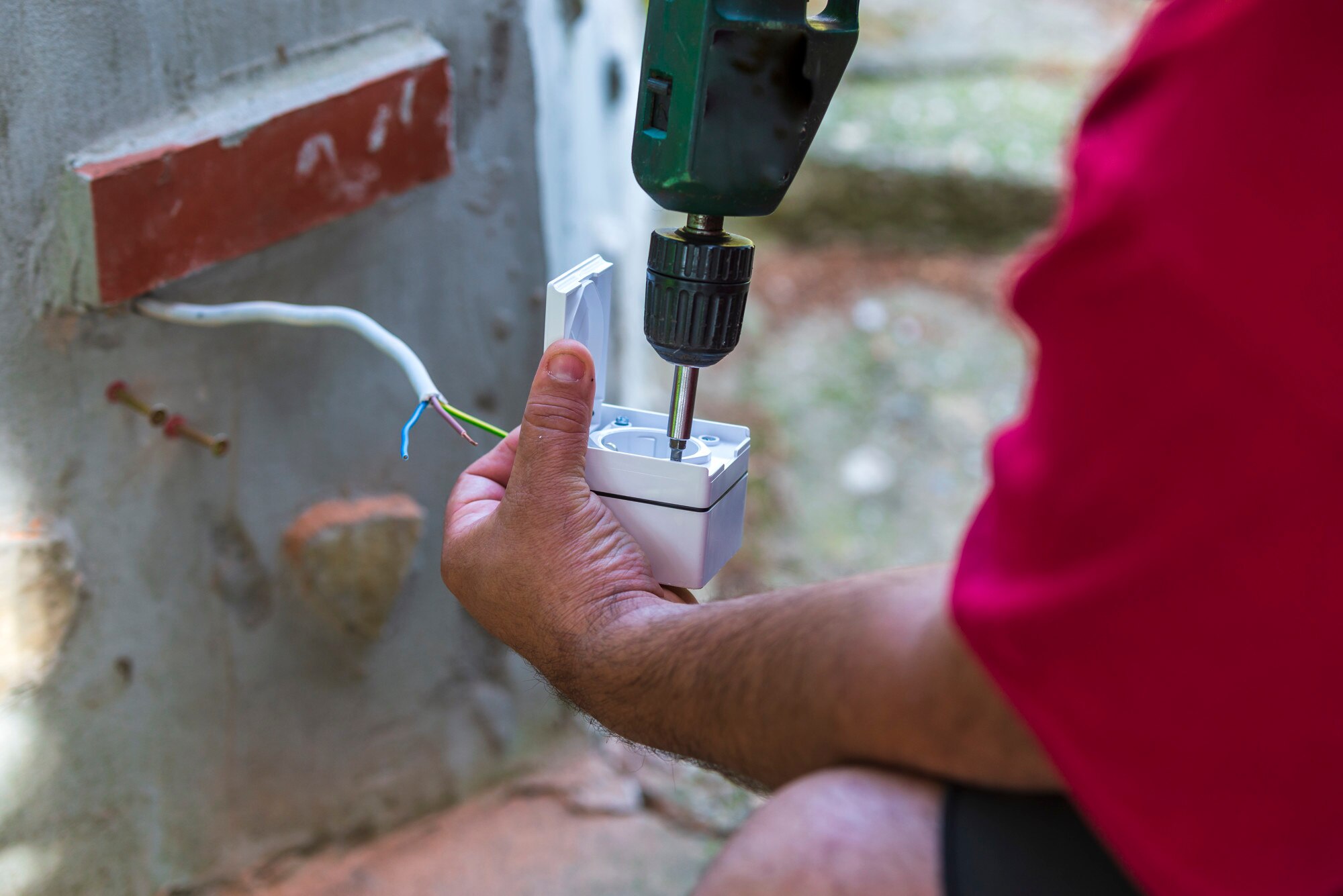 man-repairing-electric-installation-11055-352.jpg